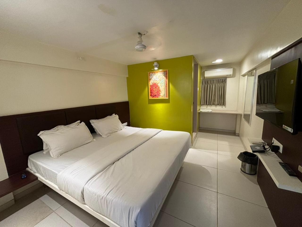 Hotel Haldi Nászik Kültér fotó