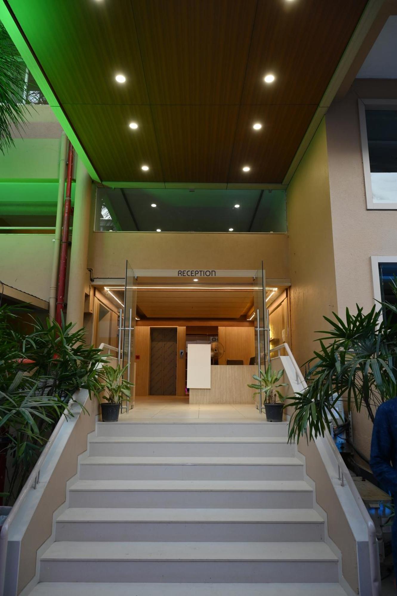 Hotel Haldi Nászik Kültér fotó