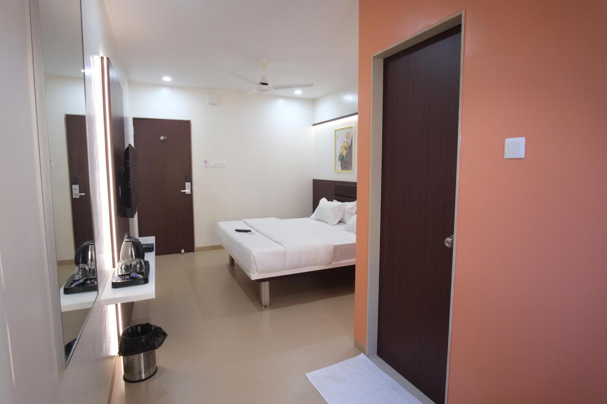 Hotel Haldi Nászik Kültér fotó