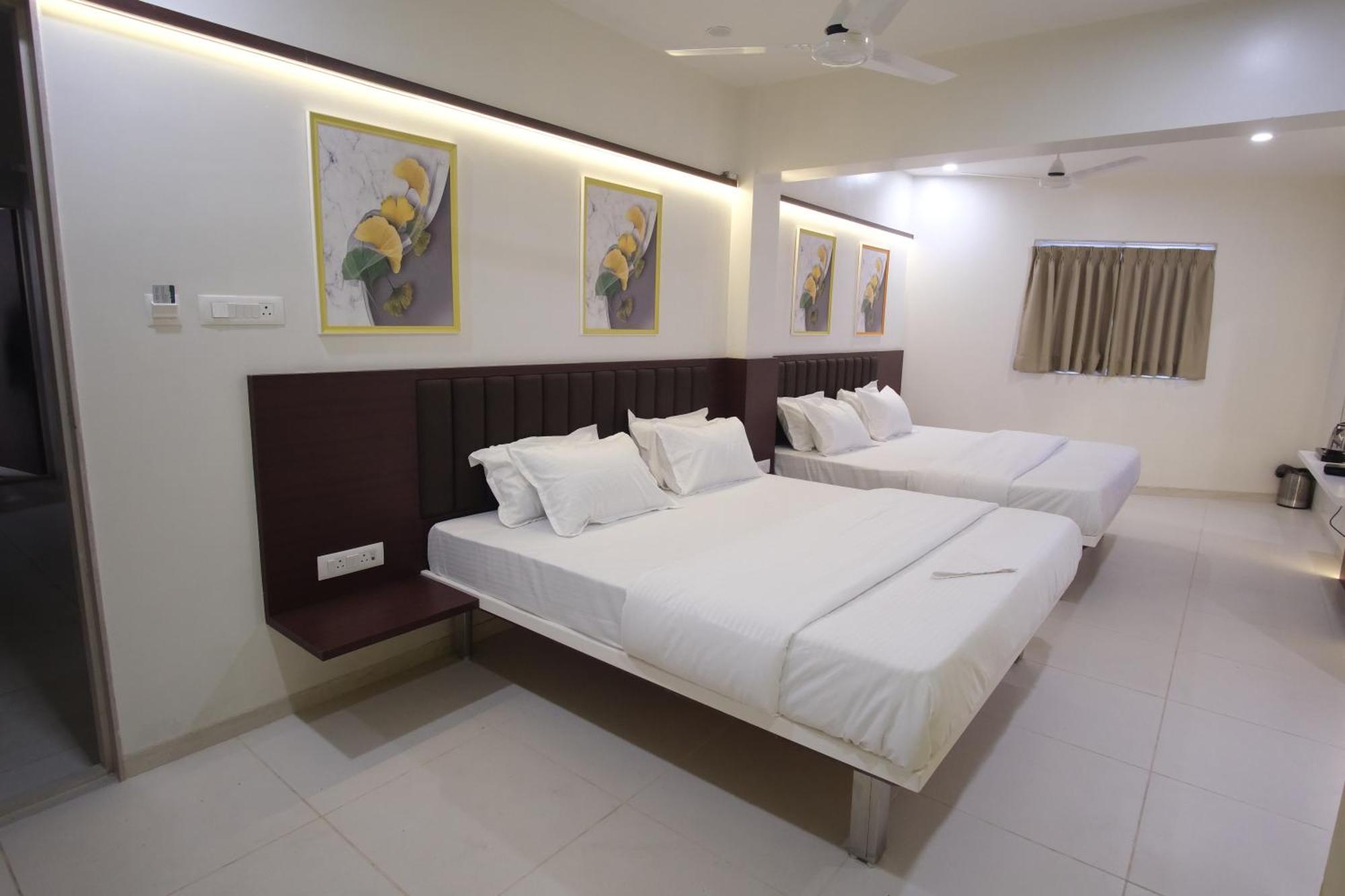 Hotel Haldi Nászik Kültér fotó