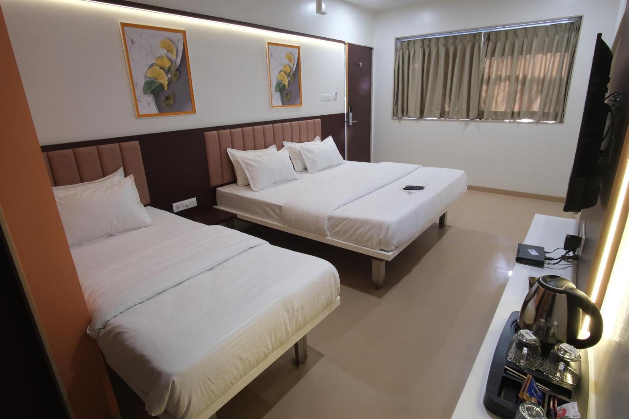 Hotel Haldi Nászik Kültér fotó
